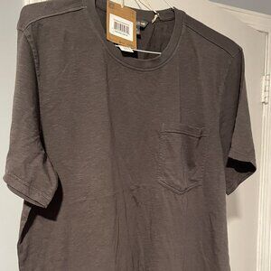 Toad & Co Men's Primo Short Sleeve Crew with pocket -- size XL -- color brown